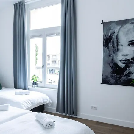 Modern Home, Pleasant And Neat Abel Apartment Tilburg