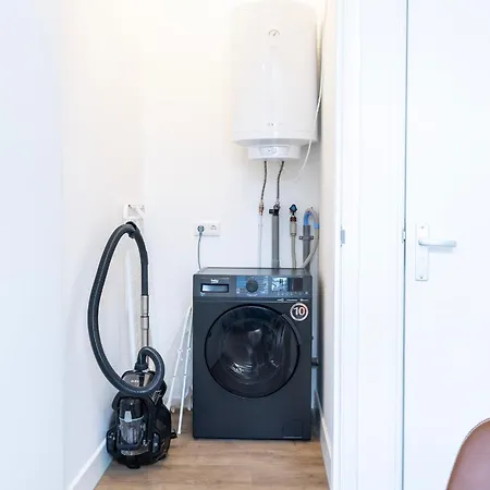 Apartment Modern Home, Pleasant And Neat Abel Tilburg