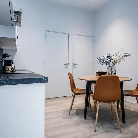 Apartment Modern Home, Pleasant And Neat Abel
