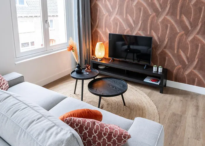 Modern Home, Pleasant And Neat Abel 아파트 *